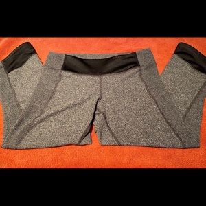 Gently worn Lululemon capris - size 8
